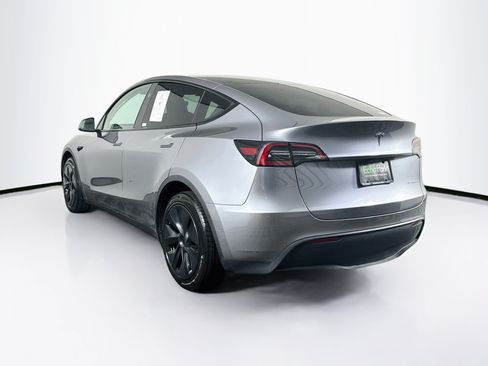 Used 2024 Tesla Model Y Long Range AWD/4WD image 5