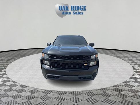 Used 2019 Chevrolet Silverado 1500 Custom w/ Custom Value Package image 2