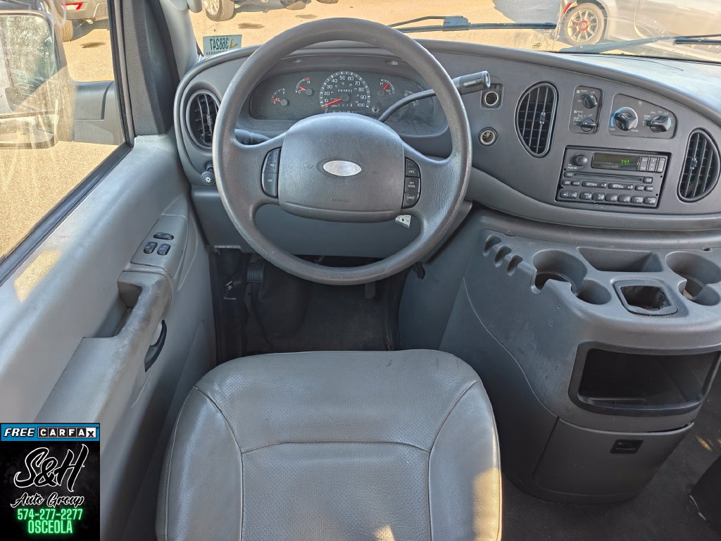 Used 2003 Ford E-350 and Econoline 350 Club Wagon RWD image 4