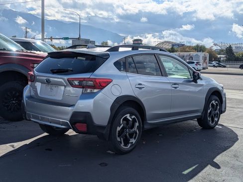 Used 2022 Subaru Crosstrek 2.5i Limited w/ Moonroof Package 2 image 4
