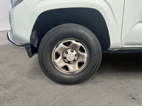 Used 2020 Toyota Tacoma SR image 14