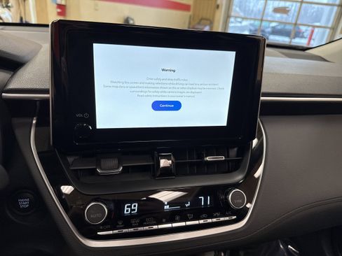 Used 2024 Toyota Corolla Cross XLE w/ Convenience Package image 37