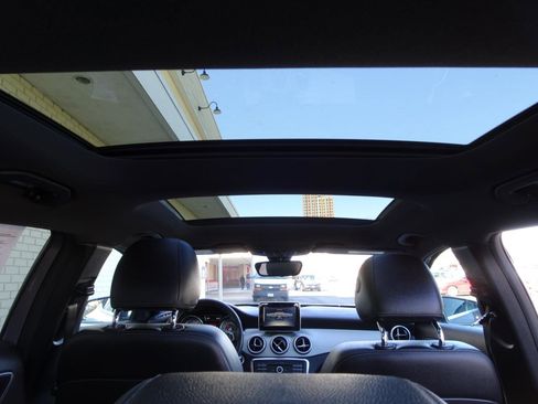 Used 2017 Mercedes-Benz GLA 250 4MATIC image 10