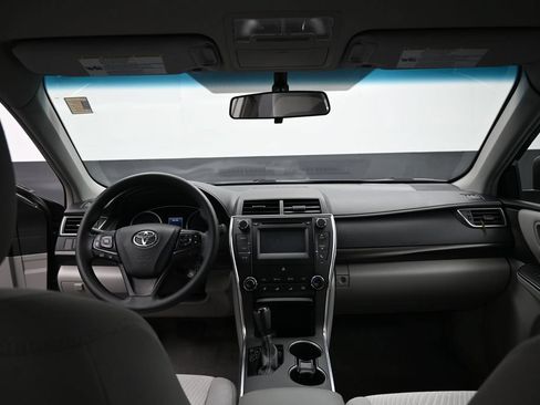 Used 2016 Toyota Camry LE FWD image 25