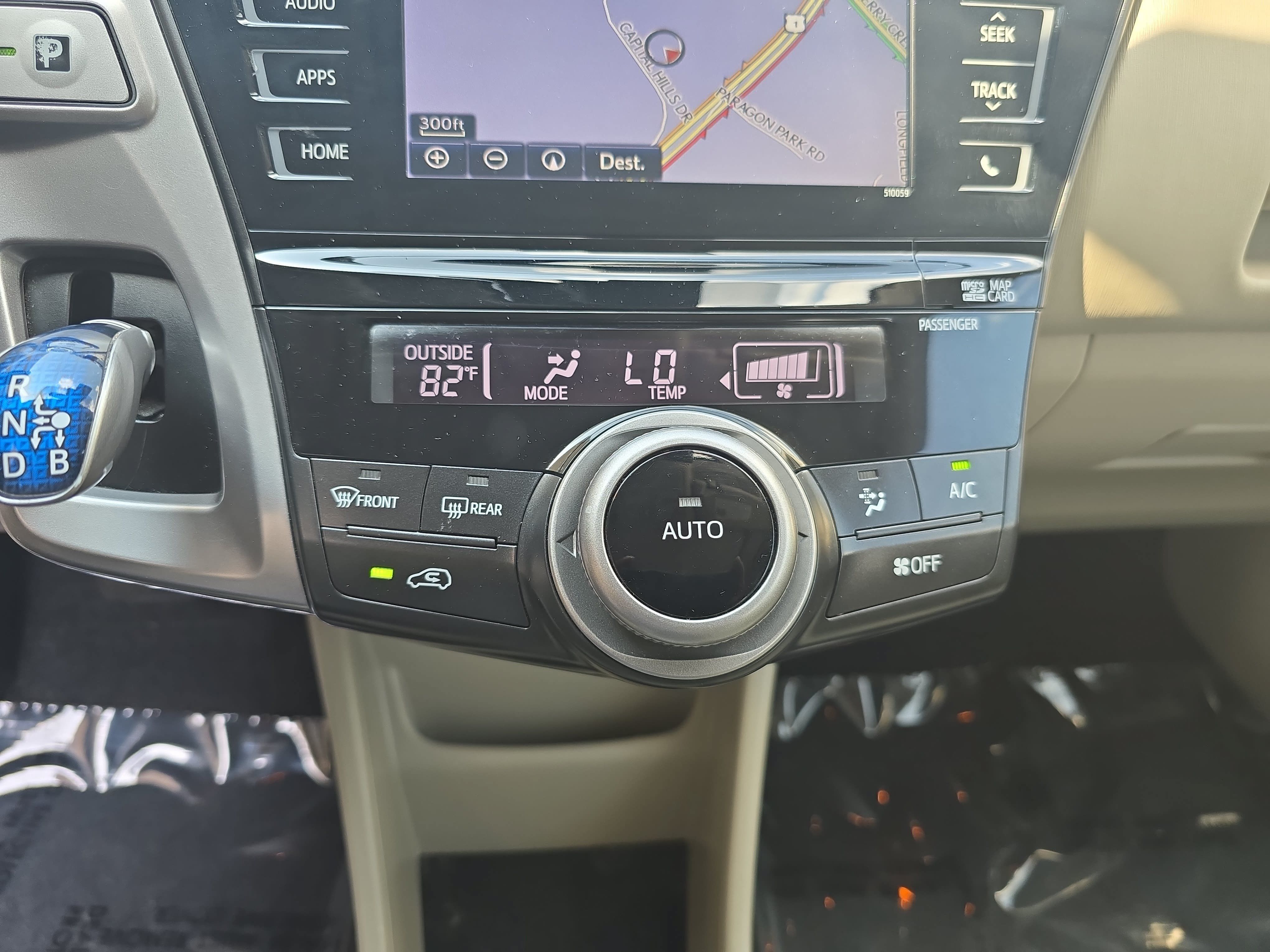 Used 2015 Toyota Prius V Five w/ Advanced Technology Package FWD image 23