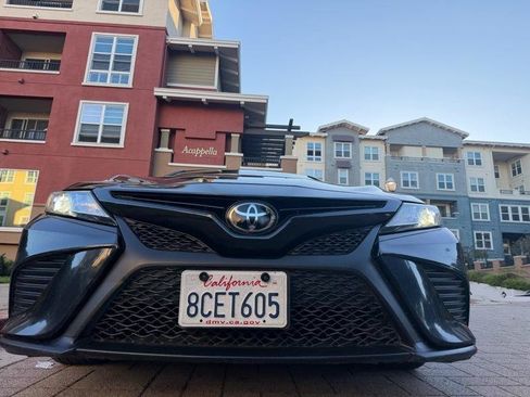 Used 2018 Toyota Camry SE FWD image 27