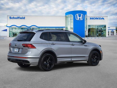 Used 2024 Volkswagen Tiguan SE R-Line w/ MDO Package, Two-Row image 3