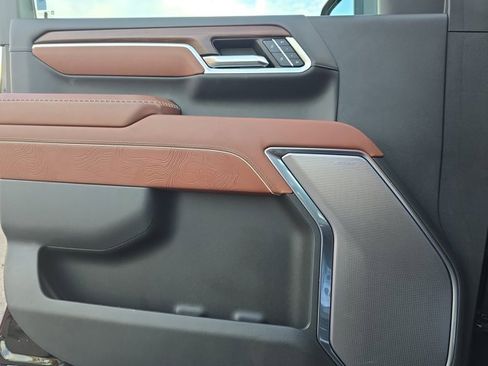 Used 2025 GMC Sierra 2500 Denali Ultimate w/ Max Trailering Package image 26