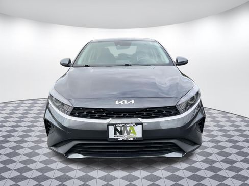 Used 2024 Kia Forte LXS w/ LXS Technology Package FWD image 5