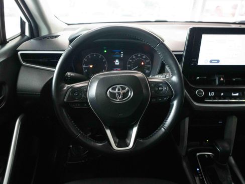Used 2025 Toyota Corolla Cross LE w/ Moonroof Package AWD/4WD image 21