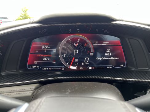 Used 2024 Chevrolet Corvette Stingray Premium Conv w/ Z51 Performance Package RWD image 24