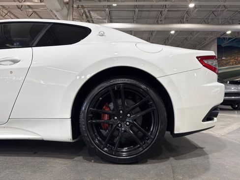 Used 2015 Maserati GranTurismo Sport image 19