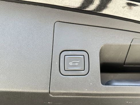 Used 2025 Cadillac XT5 Premium Luxury image 34