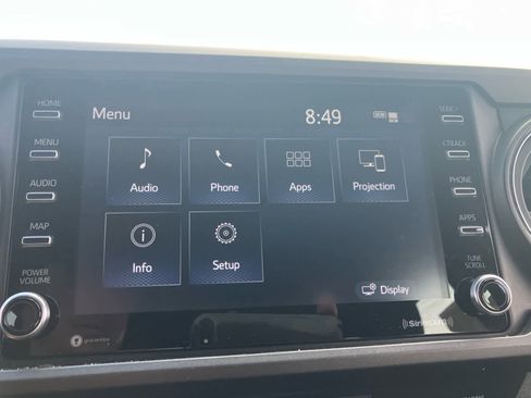 Used 2022 Toyota Tacoma TRD Off-Road AWD/4WD image 24