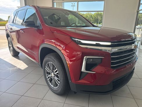 New 2026 Chevrolet Traverse LT w/ Driver Confidence Package FWD image 3