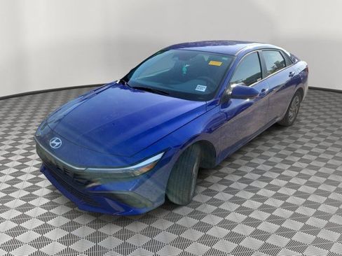 Used 2024 Hyundai Elantra SEL FWD image 2