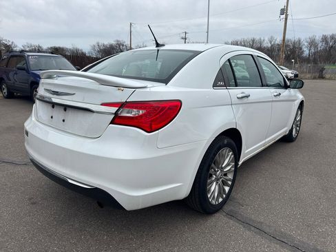 Used 2011 Chrysler 200 Limited image 5