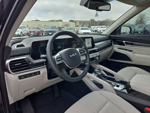 Certified 2025 Kia Telluride EX w/ EX Captain's Chair Package image 2