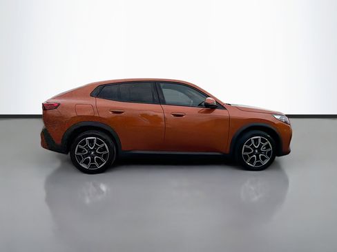 Used 2025 BMW X2 xDrive28i image 2