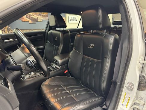 Used 2017 Chrysler 300 S image 15