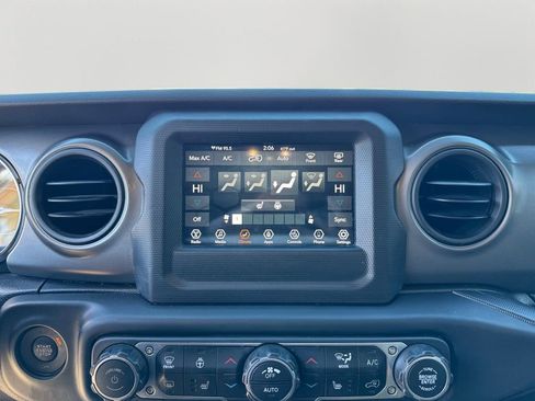 Used 2023 Jeep Wrangler Unlimited w/ Cold Weather Group image 22