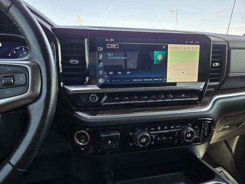 Used 2022 Chevrolet Silverado 1500 RST AWD/4WD image 35