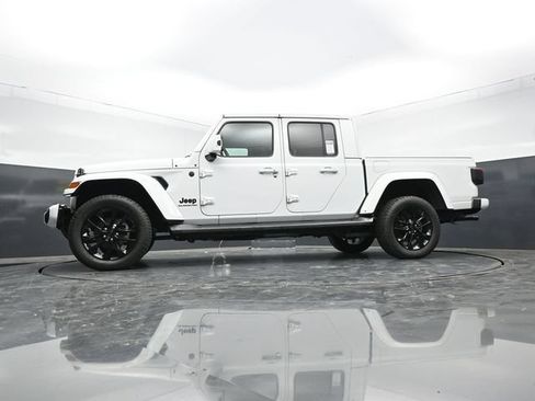 Used 2021 Jeep Gladiator Overland AWD/4WD image 58