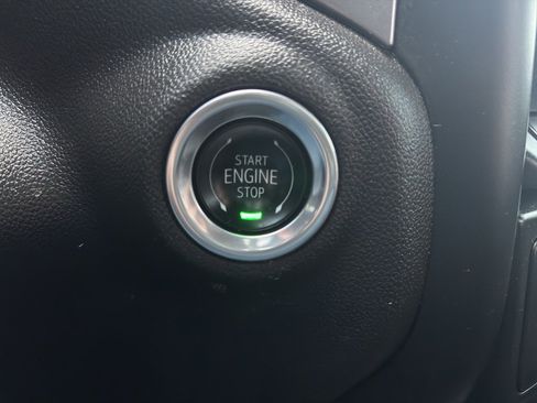 Used 2024 Chevrolet Silverado 1500 Custom image 17