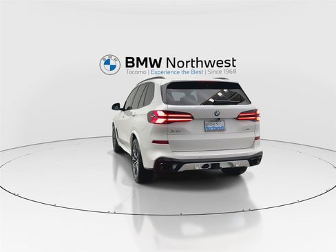 New 2026 BMW X5 xDrive40i w/ M Sport Package image 13
