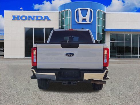 Used 2024 Ford F250 XLT w/ FX4 Off-Road Package image 4