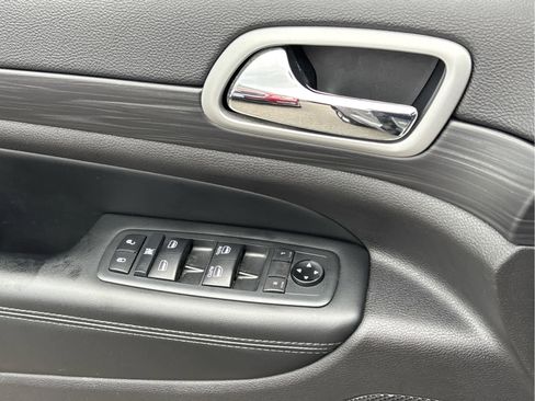 Used 2020 Jeep Grand Cherokee Laredo w/ Quick Order Package 2BN North image 22