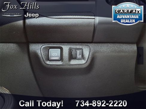Used 2020 GMC Acadia SLT image 17