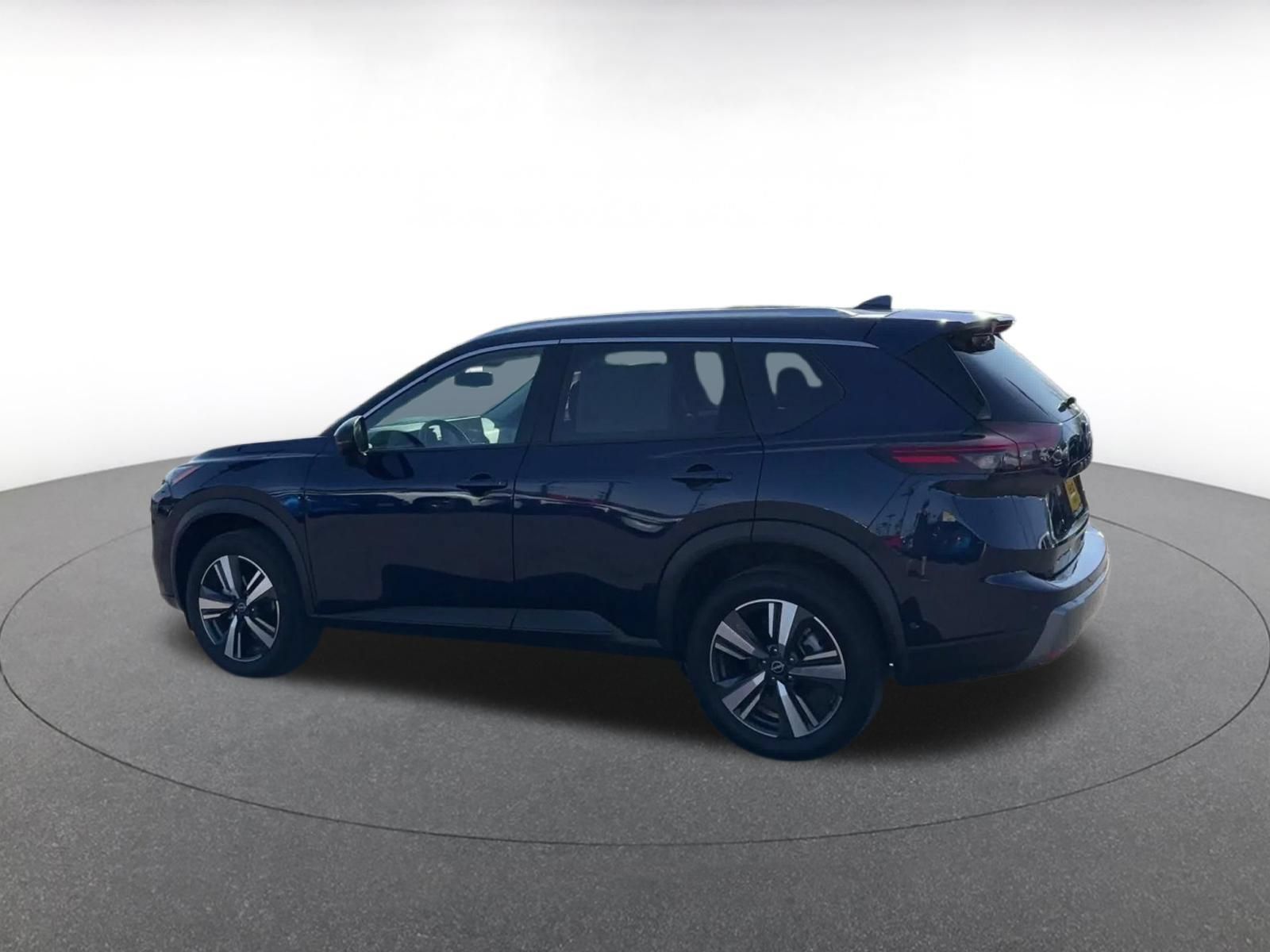 Used 2026 Nissan Rogue SL FWD image 9