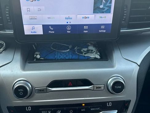 Used 2021 Ford Explorer XLT w/ Equipment Group 202A RWD image 6