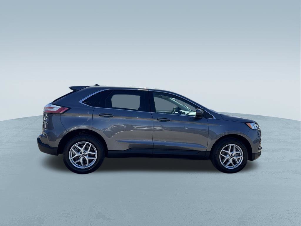 Used 2022 Ford Edge SEL AWD/4WD image 9