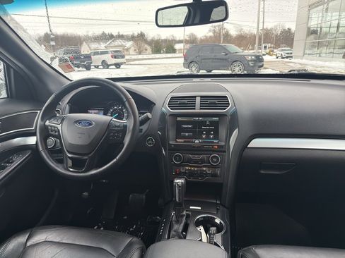 Used 2016 Ford Explorer XLT w/ Equipment Group 202A image 17