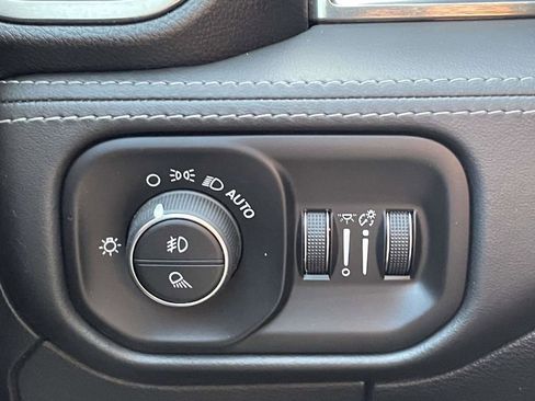 Used 2020 RAM 1500 Limited w/ Black Appearance Package AWD/4WD image 29