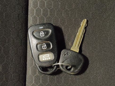 Used 2020 Hyundai Elantra SEL w/ Cargo Package (C1) FWD image 32