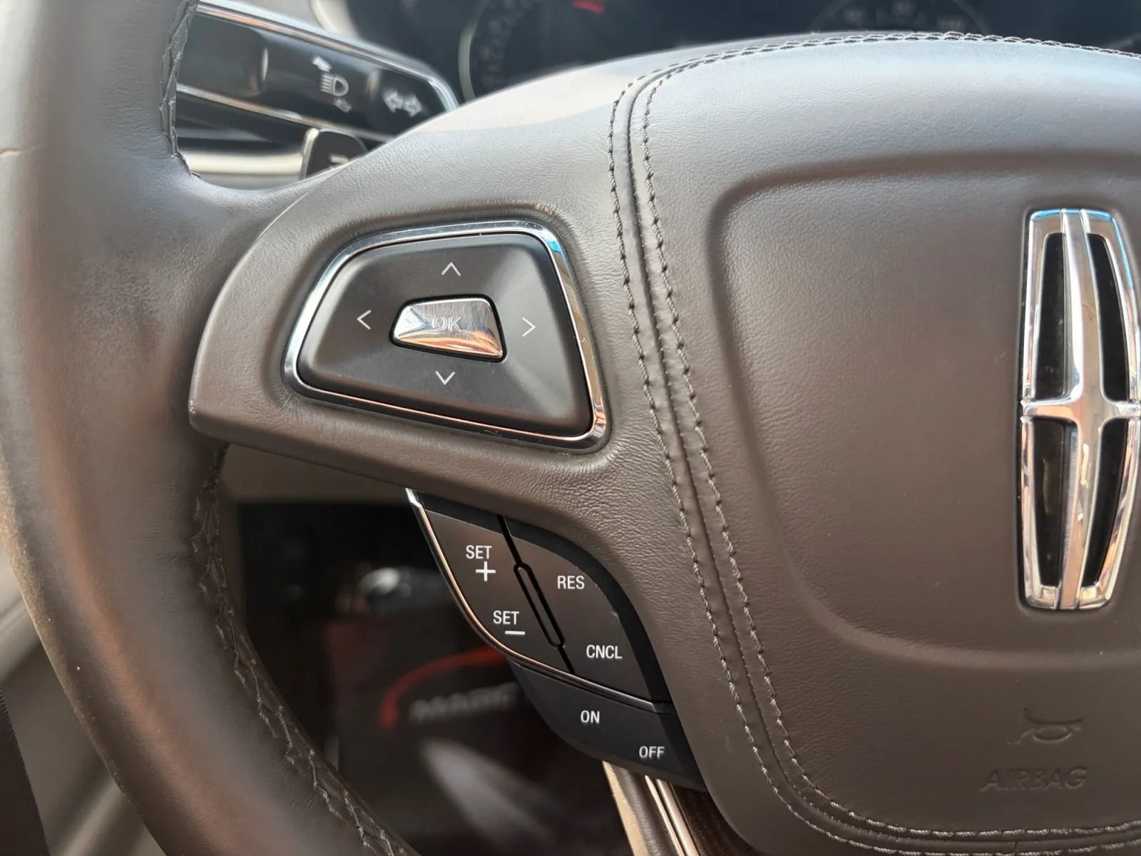 Used 2018 Lincoln MKZ Reserve w/ Magnetic Appearance Package AWD/4WD image 30