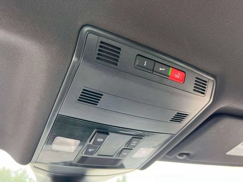Used 2025 Volkswagen Jetta Sport FWD image 40