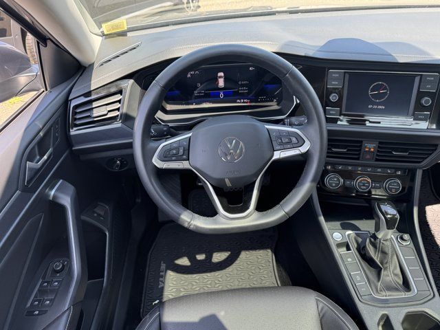 Used 2023 Volkswagen Jetta SE w/ Panoramic Sunroof Package FWD image 15