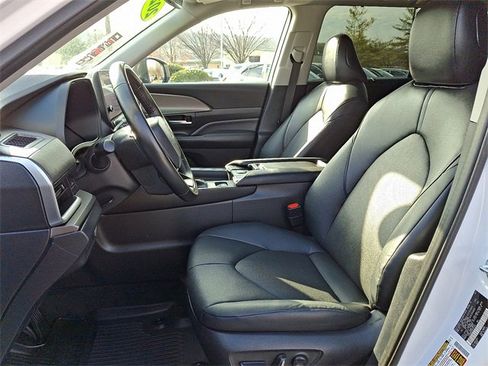 Certified 2024 Toyota Grand Highlander XLE image 14