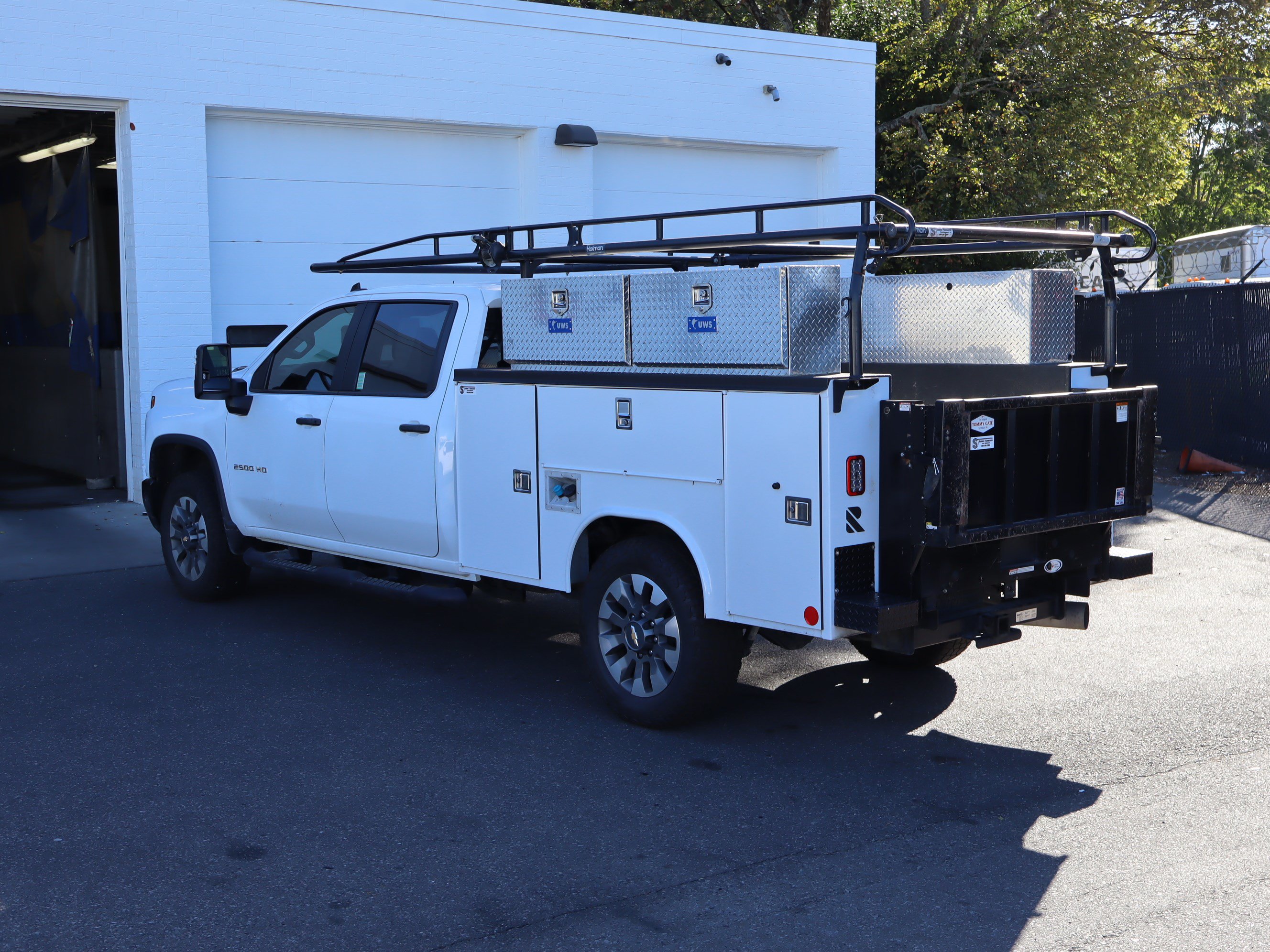 Used 2024 Chevrolet Silverado 2500 Custom w/ Custom Value Package AWD/4WD image 9