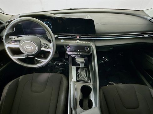 Used 2024 Hyundai Elantra SEL image 16
