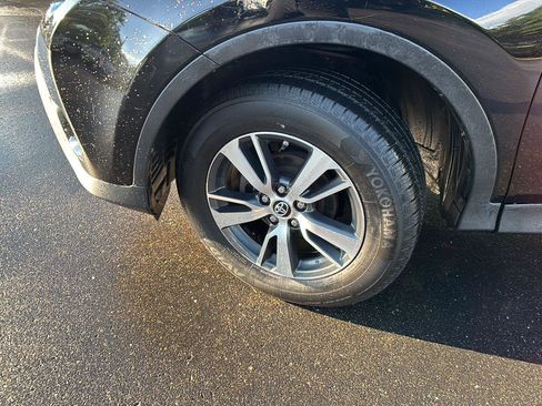 Used 2013 Toyota RAV4 LE FWD image 4