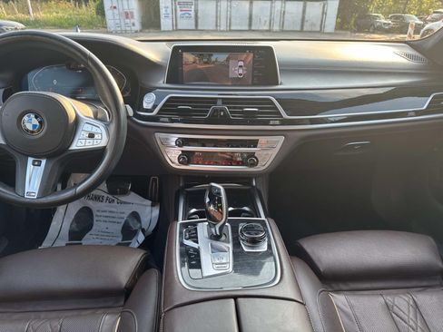 Used 2020 BMW 750i xDrive w/ Executive Package AWD/4WD image 47