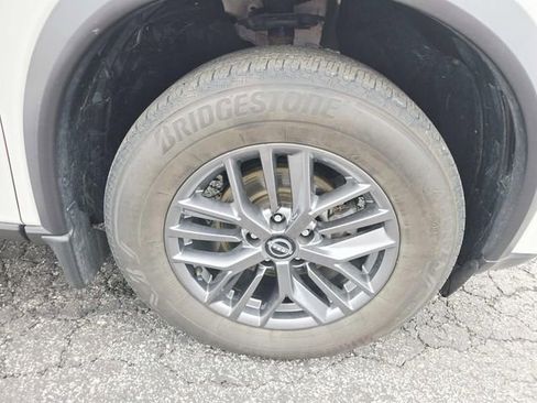 Used 2023 Nissan Rogue S image 13