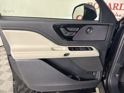 New 2025 Lincoln Aviator Premiere w/ Jet Appearance Package image 16