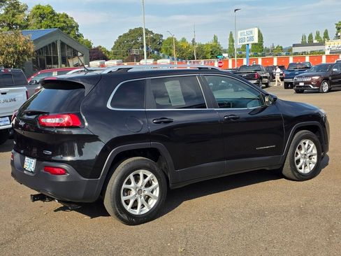 Used 2015 Jeep Cherokee Latitude w/ Comfort/Convenience Group image 32