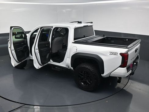 Used 2024 Toyota Tacoma TRD Off-Road AWD/4WD image 19